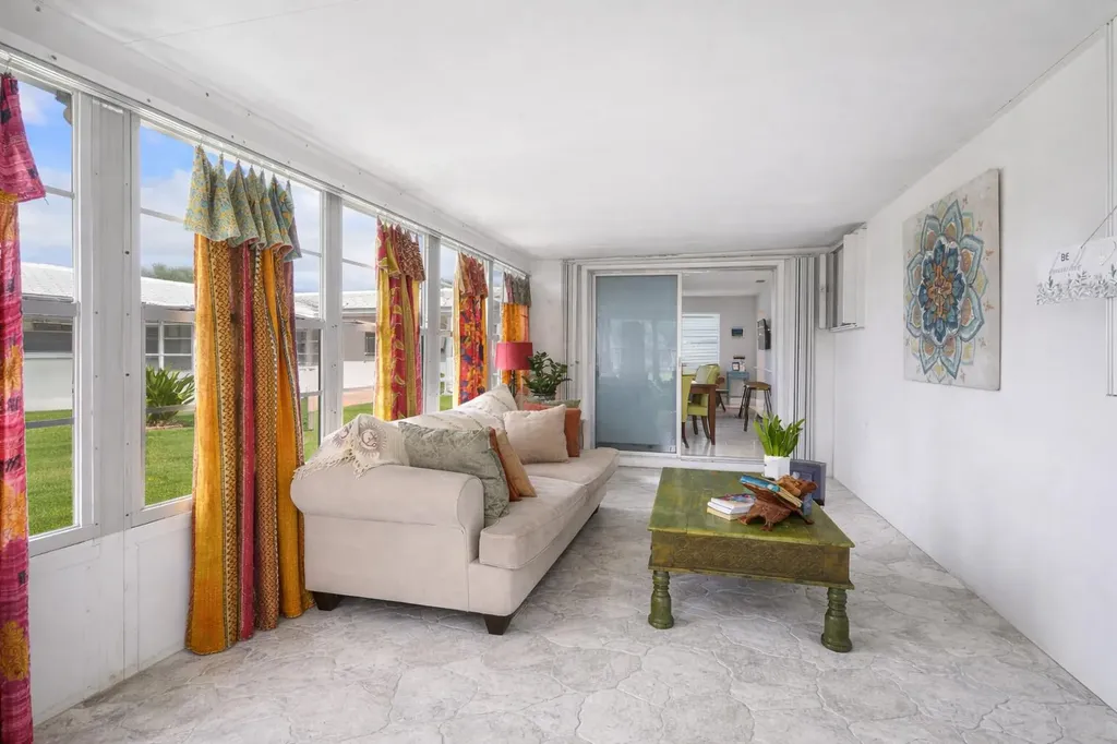 517 SW 18th Street Boynton Beach FL 33426