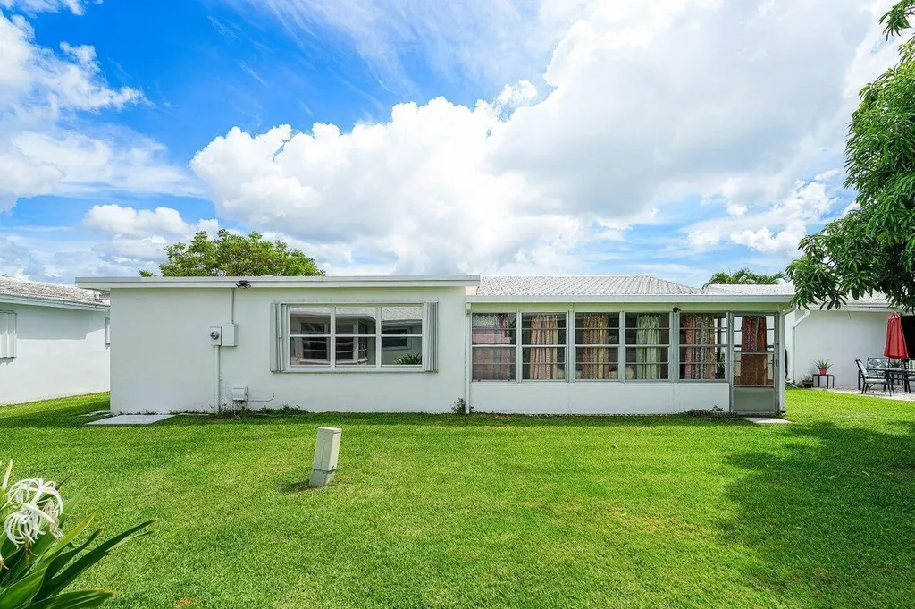 517 SW 18th Street Boynton Beach FL 33426