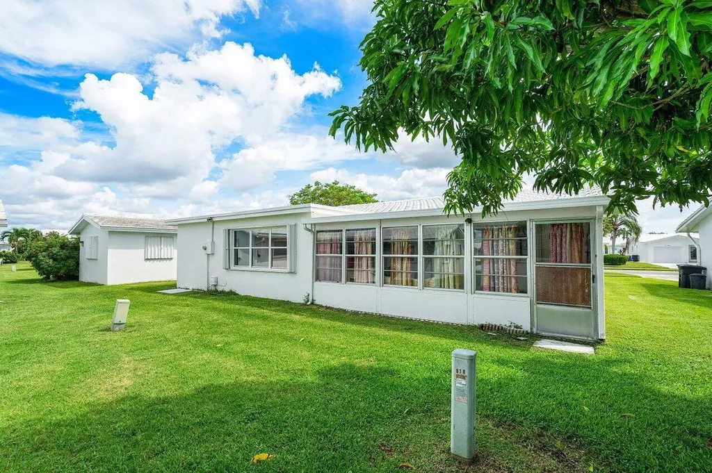 517 SW 18th Street Boynton Beach FL 33426