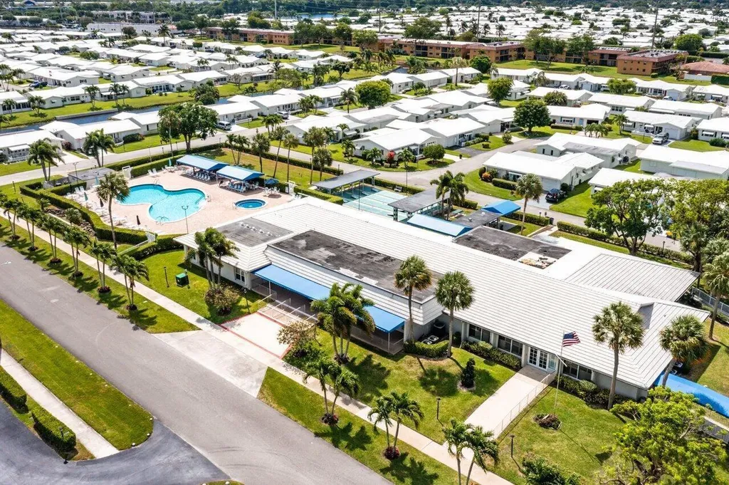 517 SW 18th Street Boynton Beach FL 33426