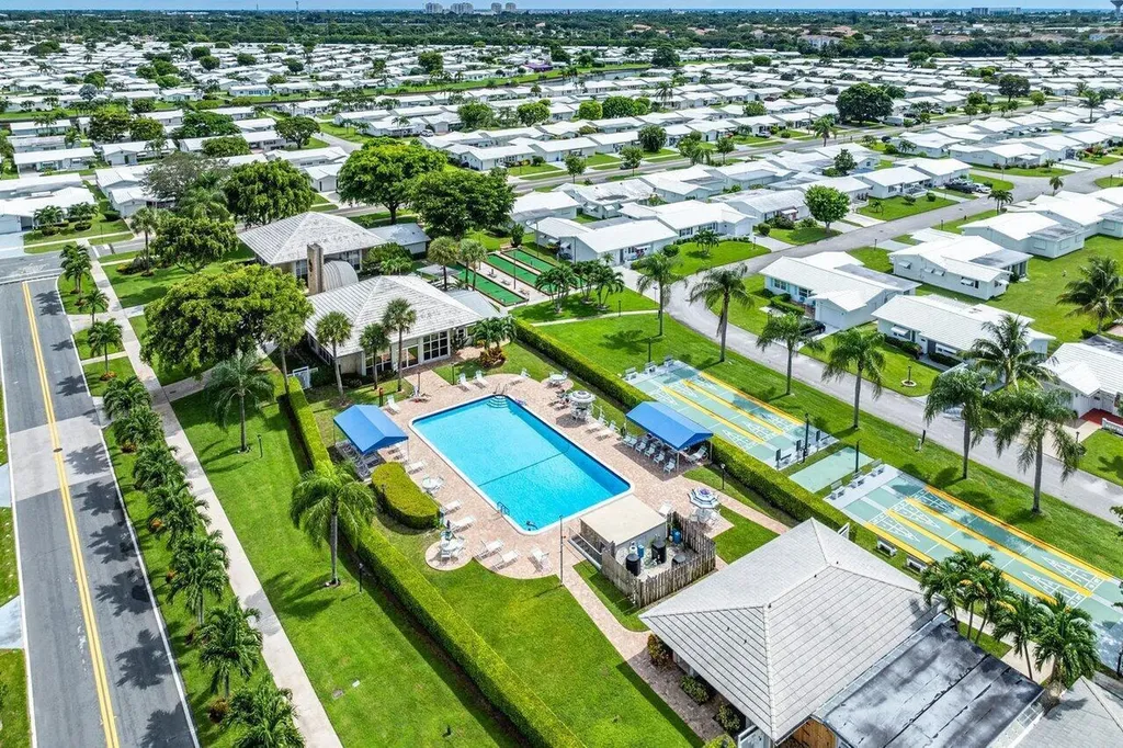 517 SW 18th Street Boynton Beach FL 33426