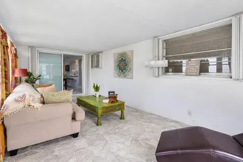 517 SW 18th Street Boynton Beach FL 33426