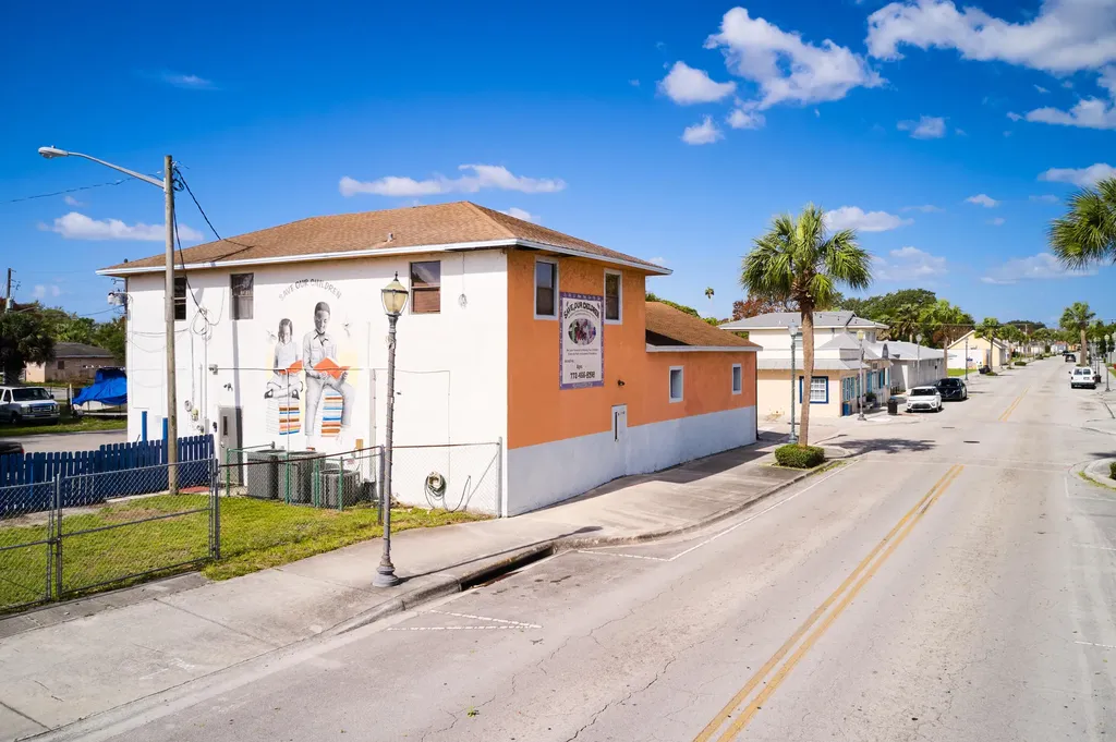 464 N 9th Street Fort Pierce FL