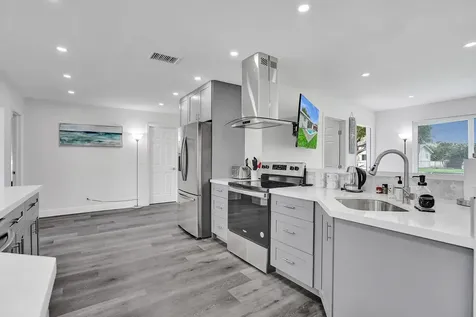 2114 N 42nd Avenue Hollywood FL 33021