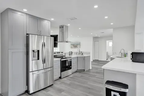 2114 N 42nd Avenue Hollywood FL 33021