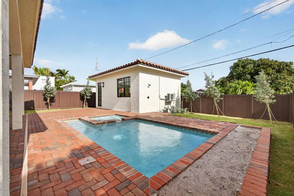1013 Ardmore Road West Palm Beach FL 33401