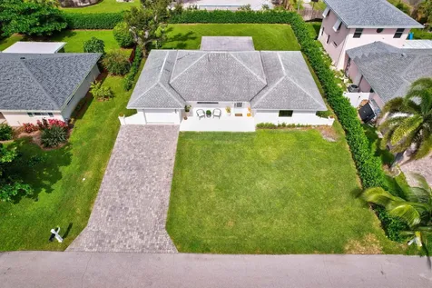 359 Beacon Street Tequesta FL 33469