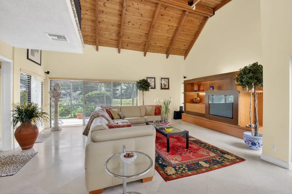 6130 Vía Tierra Boca Raton FL 33433