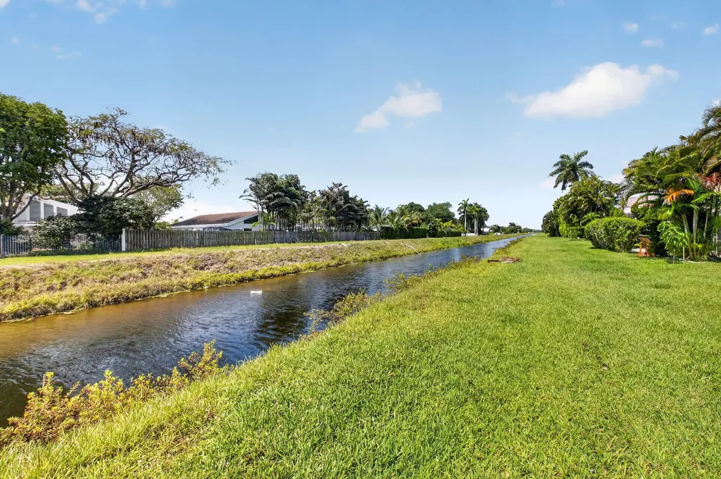 6130 Vía Tierra Boca Raton FL 33433
