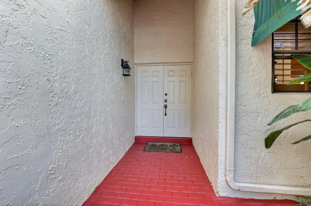 6130 Vía Tierra Boca Raton FL 33433