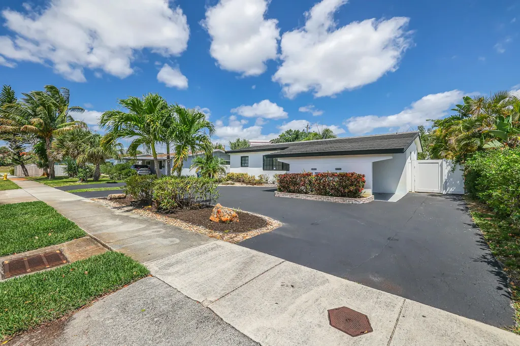 101 NE 57th Court Fort Lauderdale FL 33334