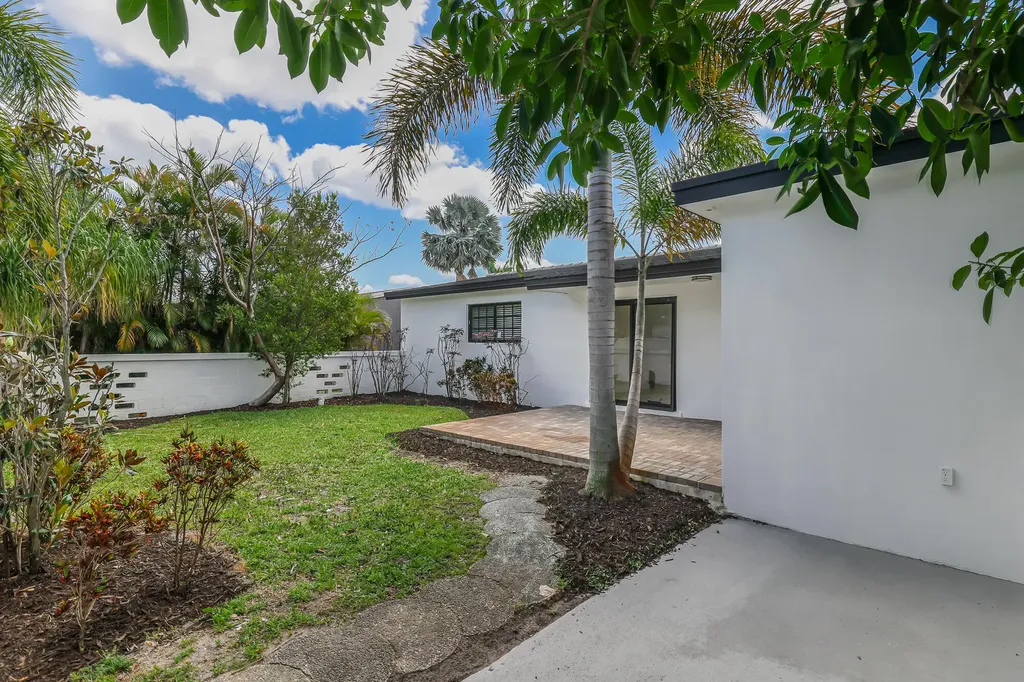 101 NE 57th Court Fort Lauderdale FL 33334