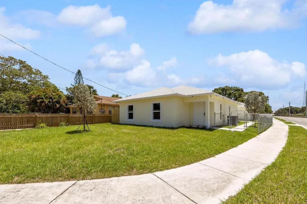 1132 11th Street West Palm Beach FL 33401