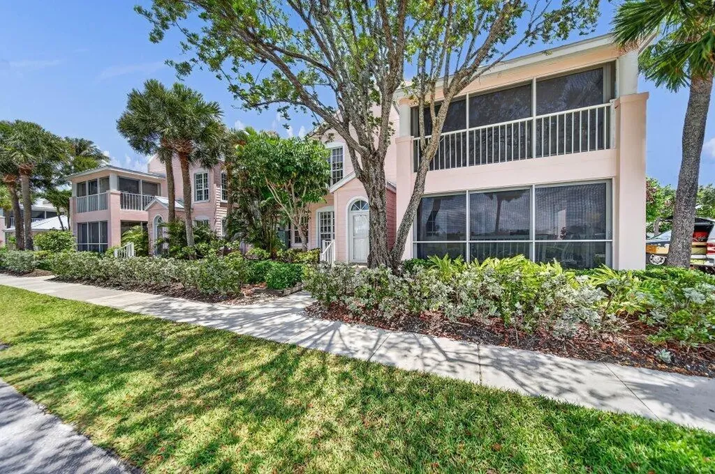 391 NE Plantation Road Hutchinson Island FL 34996