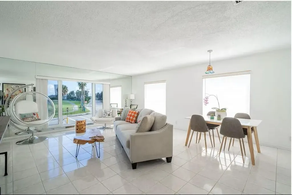 6 Lucerne Avenue Lake Worth Beach FL 33460