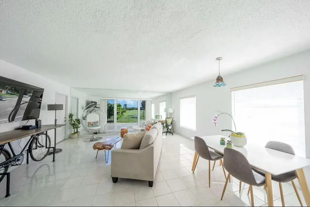 6 Lucerne Avenue Lake Worth Beach FL 33460