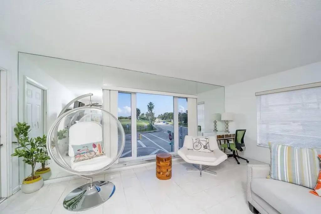 6 Lucerne Avenue Lake Worth Beach FL 33460