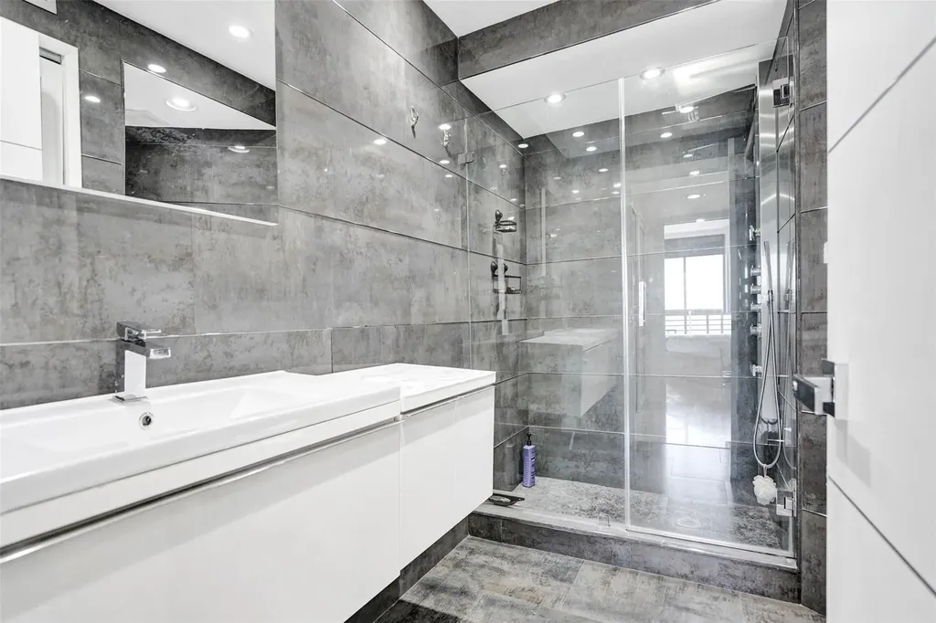 19101 NE 36th Court Aventura FL 33180