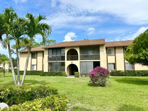 223 Pine Hov Circle Greenacres FL 33463