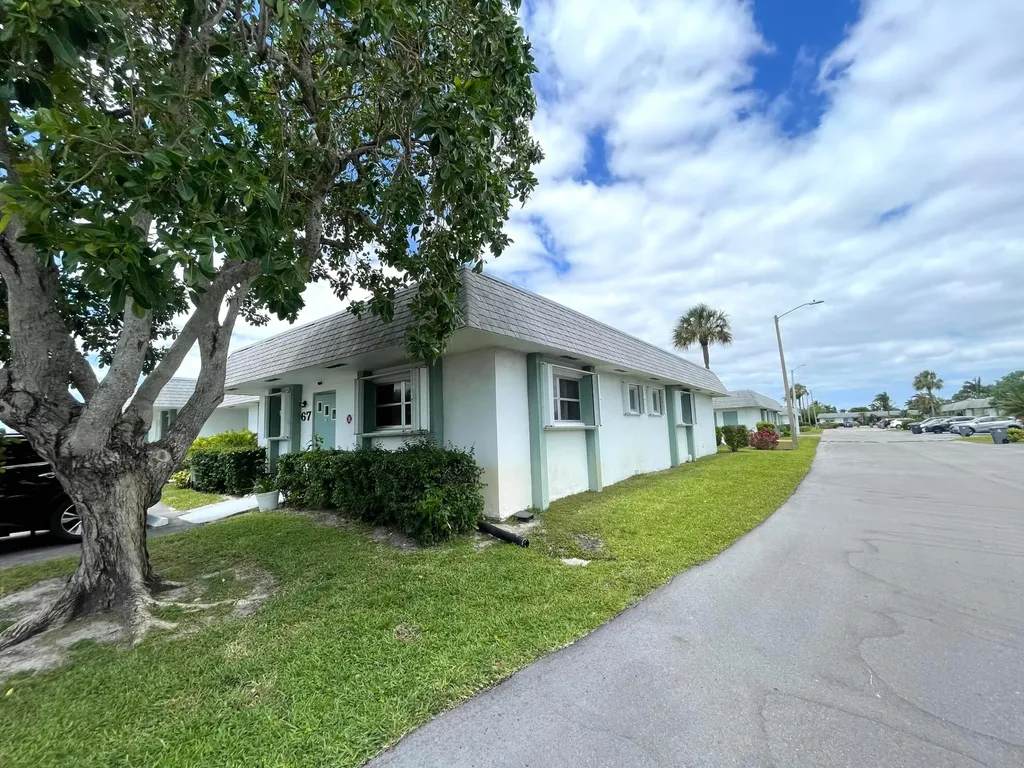 2638 Gately Drive E West Palm Beach FL 33415