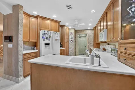 22582 Meridiana Drive Boca Raton FL 33433