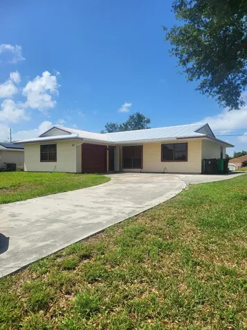 613 SW Pueblo Terrace Port St Lucie FL 34953