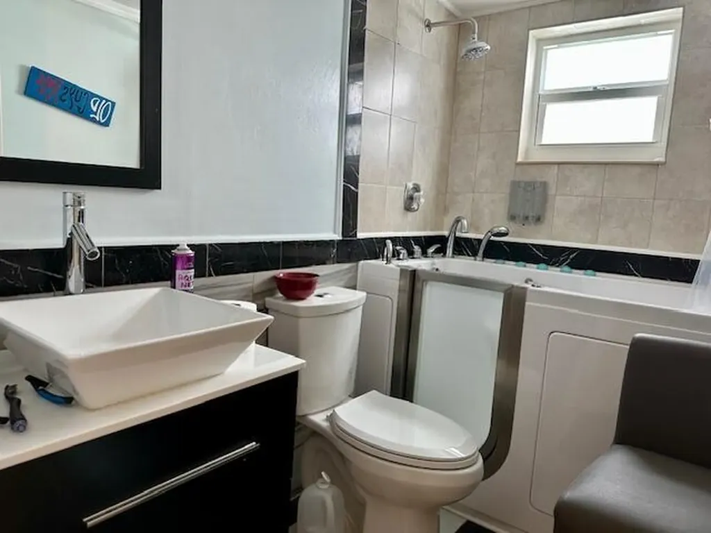 769 Burgundy Q Delray Beach FL 33484