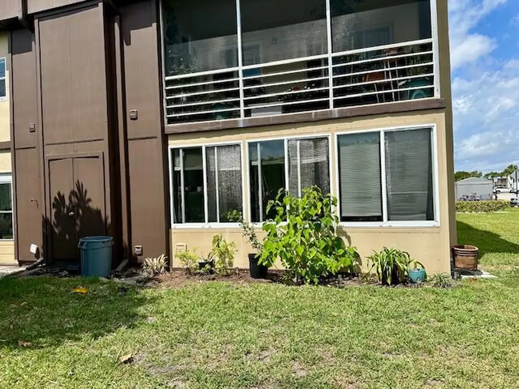 769 Burgundy Q Delray Beach FL 33484