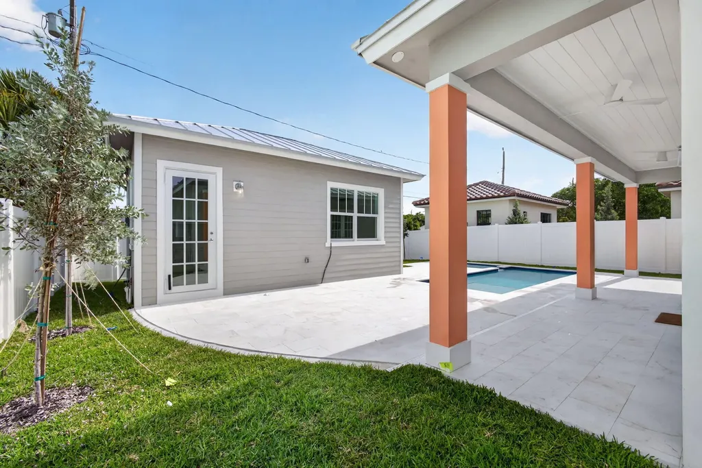 1017 Ardmore Road West Palm Beach FL 33401