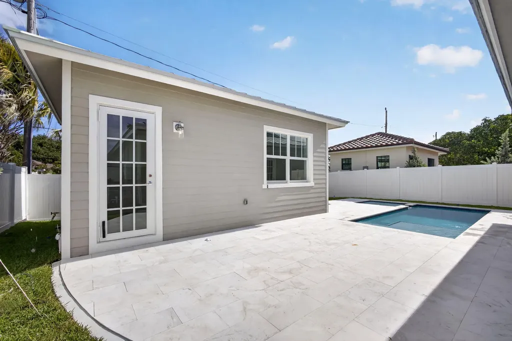 1017 Ardmore Road West Palm Beach FL 33401