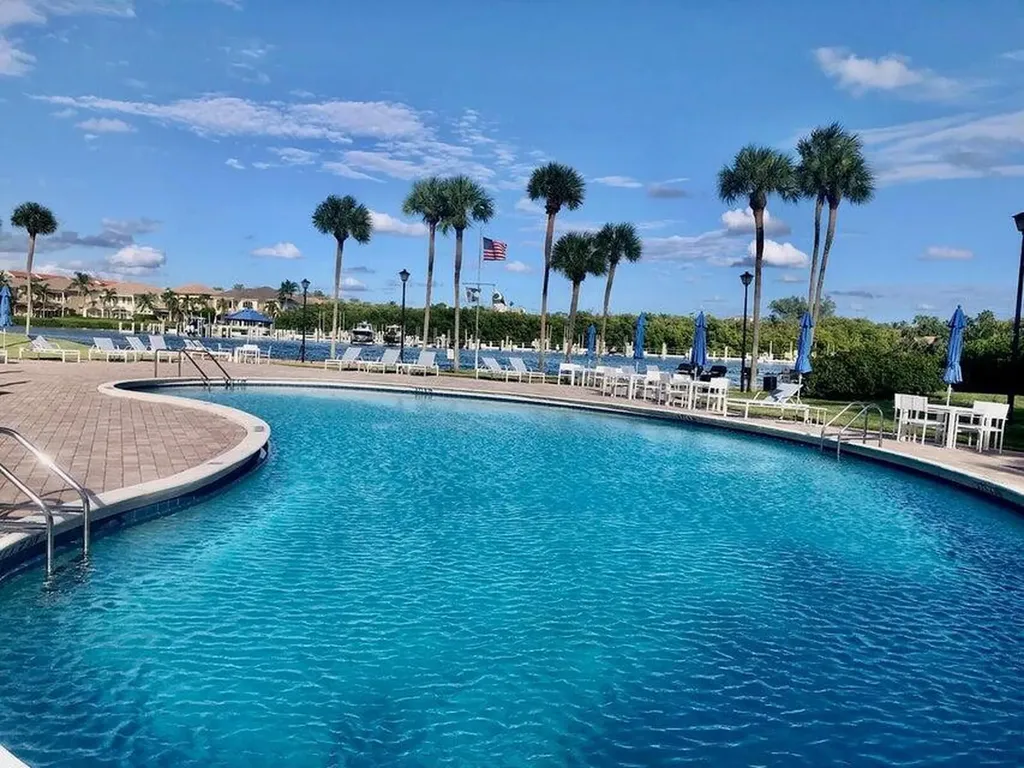 859 Jeffery Street Boca Raton FL 33487