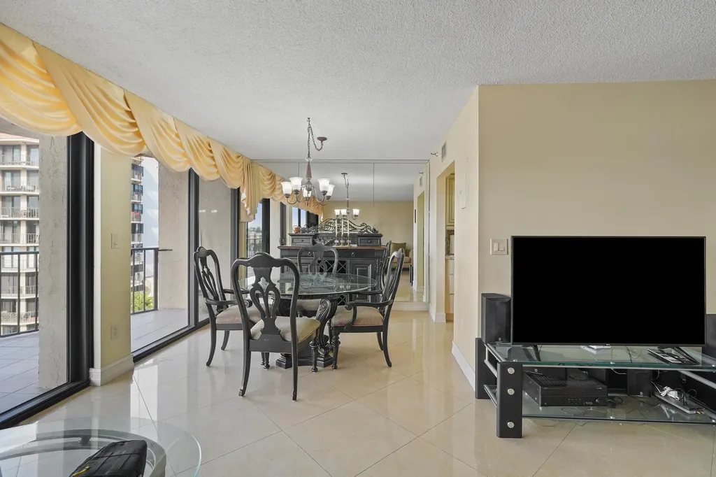 859 Jeffery Street Boca Raton FL 33487