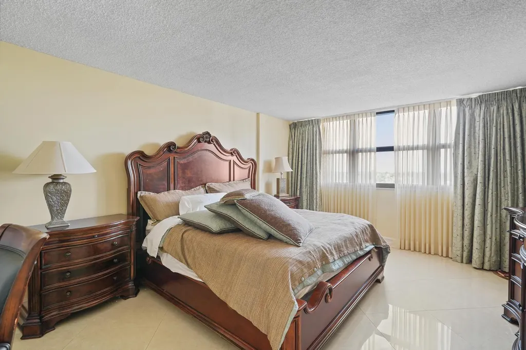 859 Jeffery Street Boca Raton FL 33487