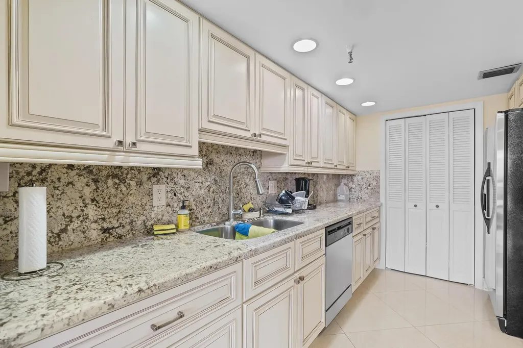 859 Jeffery Street Boca Raton FL 33487