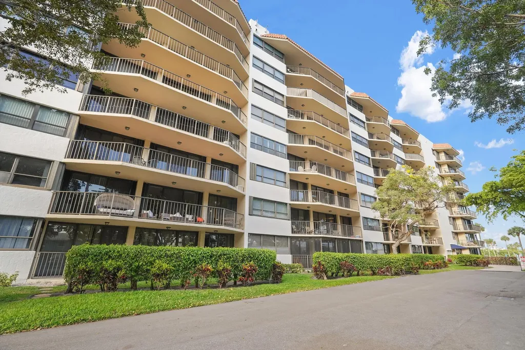 859 Jeffery Street Boca Raton FL 33487