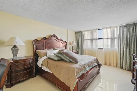 859 Jeffery Street Boca Raton FL 33487
