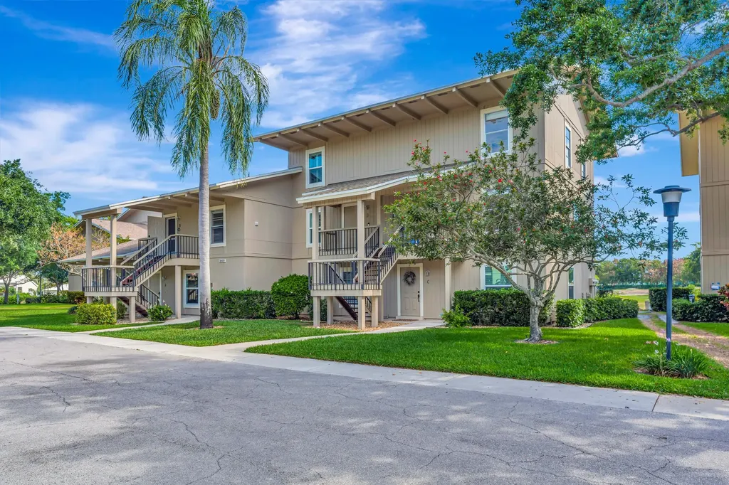 18419 SE Wood Haven Lane Tequesta FL 33469