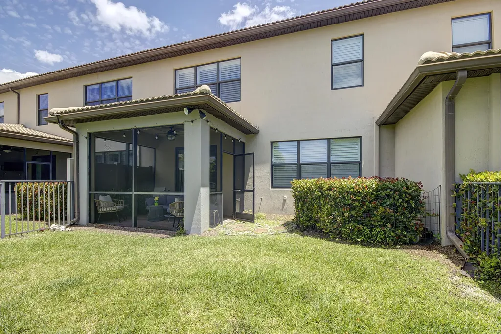 8327 Rearing Lane Lake Worth FL 33467