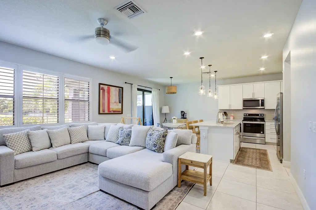 8327 Rearing Lane Lake Worth FL 33467