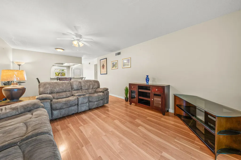 2615 NE 1st Court Boynton Beach FL 33435