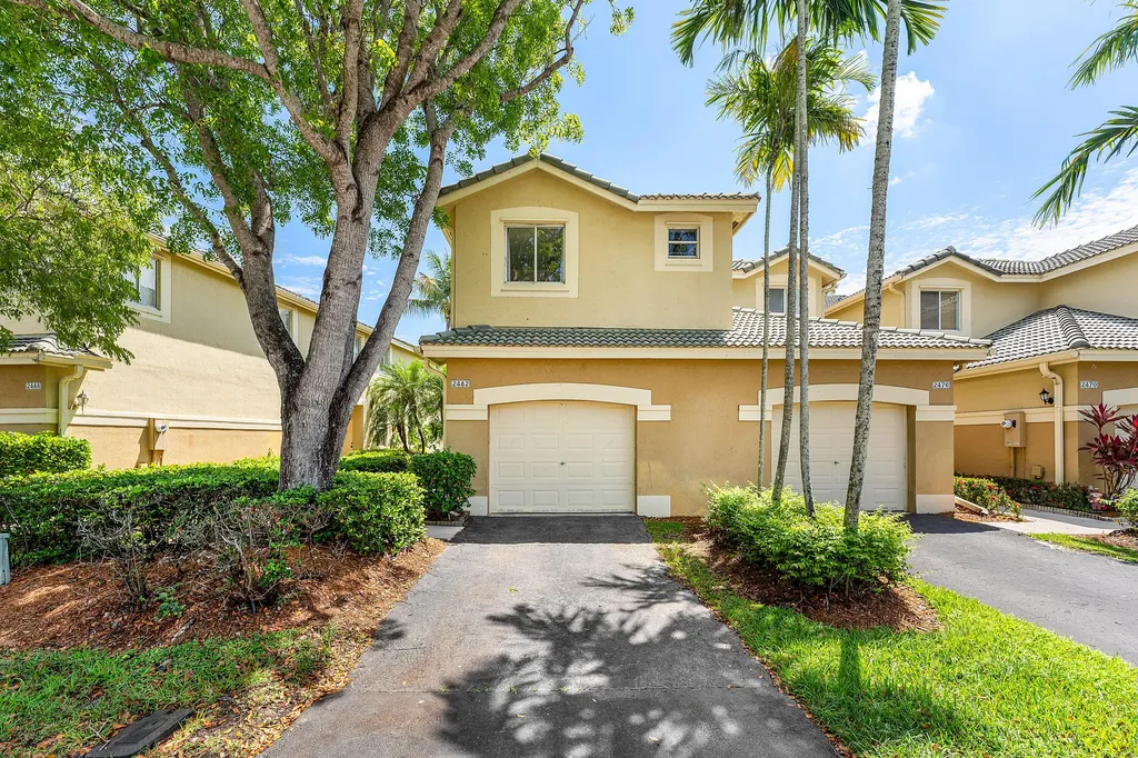 2482 Cordoba Bend Weston FL 33327
