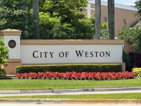 2482 Cordoba Bend Weston FL 33327