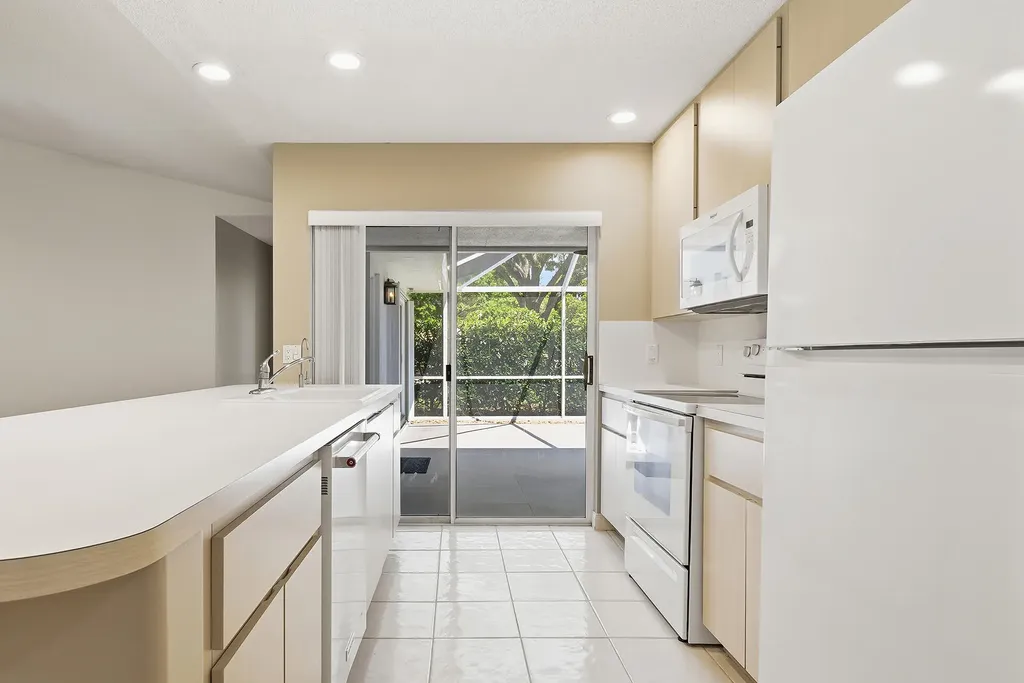 9502 Chapman Oak Court Palm Beach Gardens FL 33410