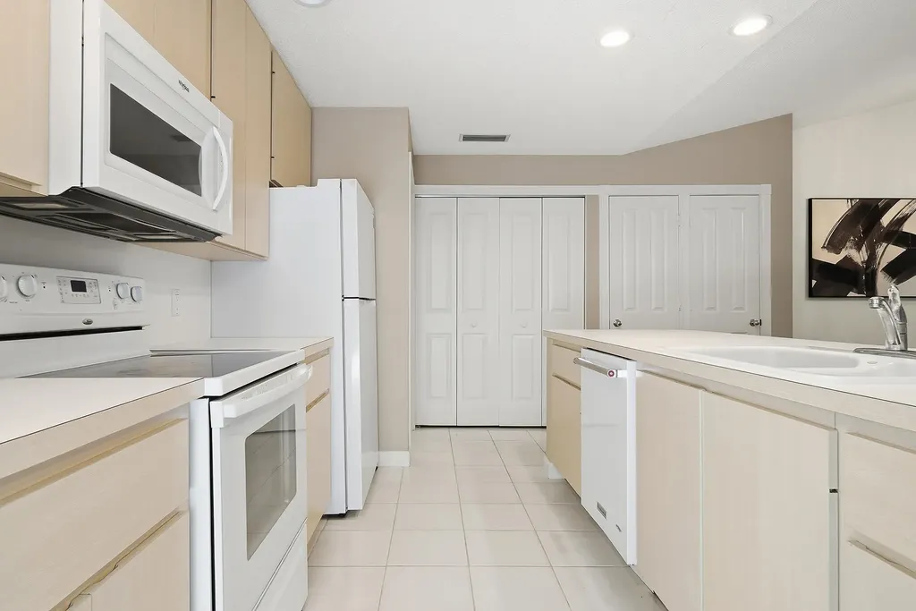 9502 Chapman Oak Court Palm Beach Gardens FL 33410