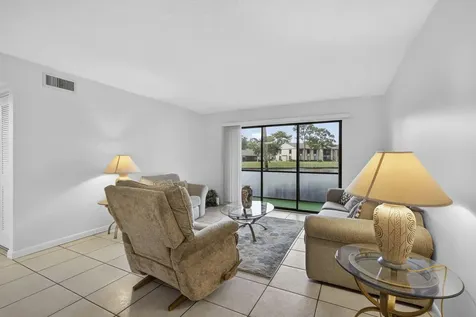 812 Sky Pine Way Greenacres FL 33415