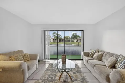 812 Sky Pine Way Greenacres FL 33415