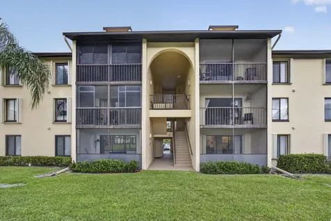 812 Sky Pine Way Greenacres FL 33415