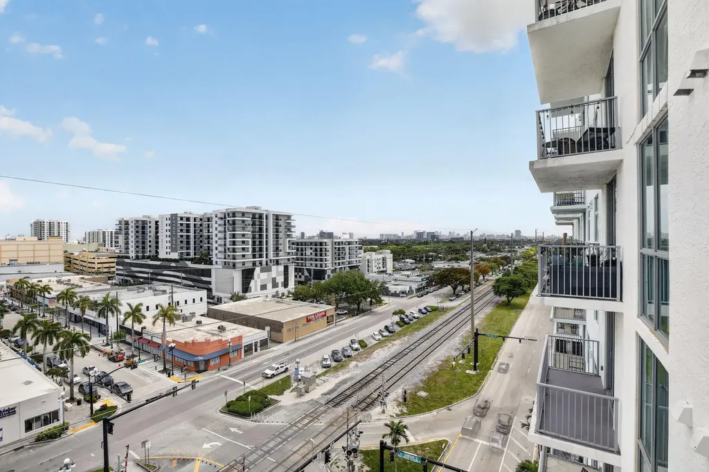 140 S Dixie Highway Hollywood FL 33020