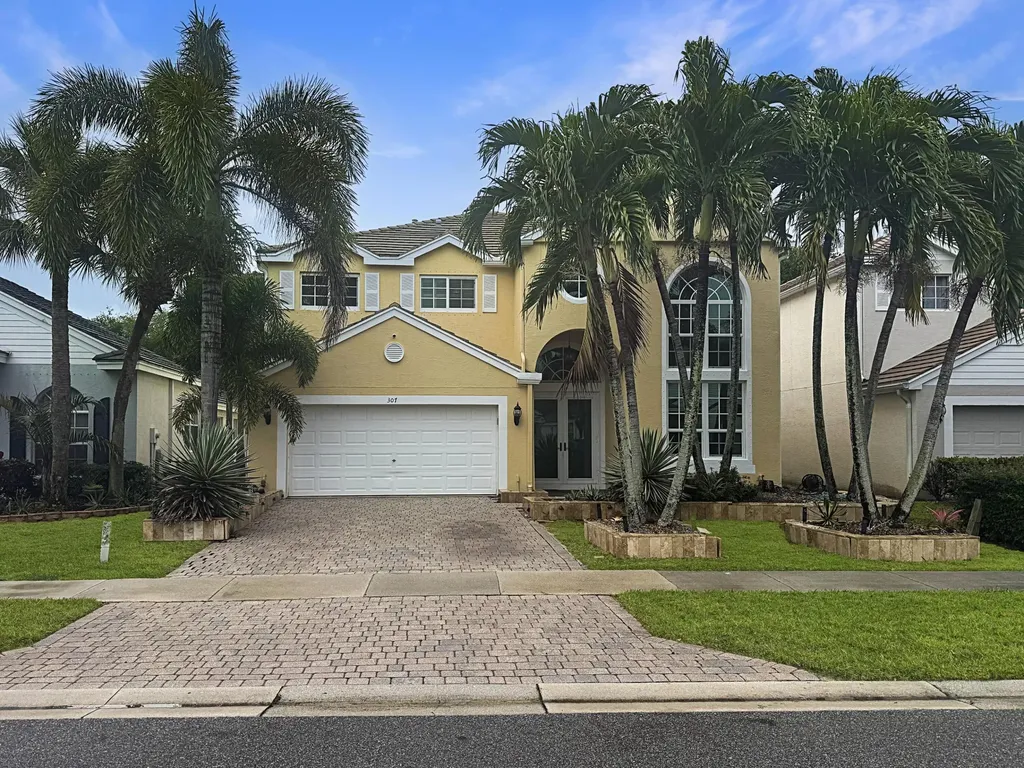 307 Berenger Walk Royal Palm Beach FL 33414