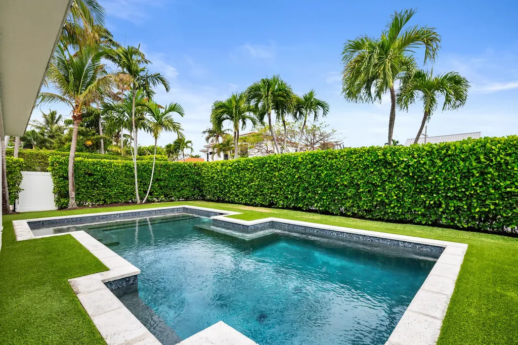 225 Russlyn Drive West Palm Beach FL 33405